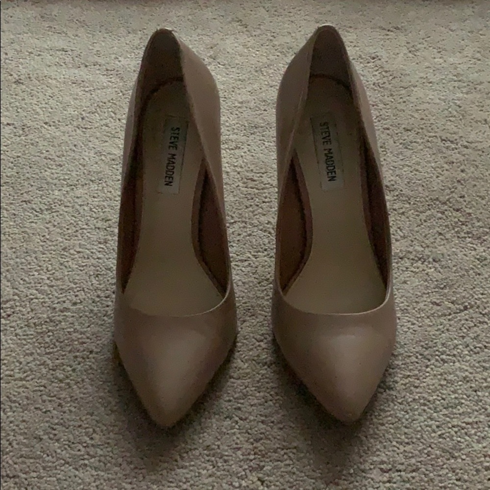 Steve Madden Nude pumps